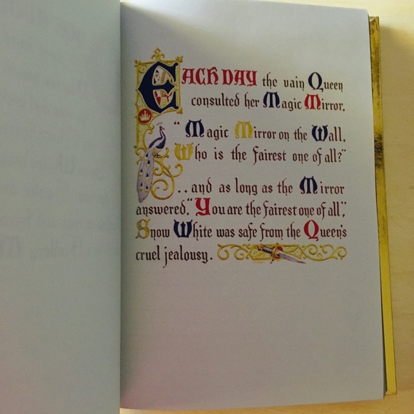 ✨ New Disney Parks Snow White and the Seven Dwarfs Storybook Journal ✨ - Picture 13 of 16